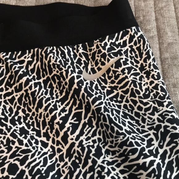 Nike Leggings - Picture 2 of 2